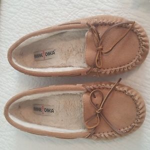 Minnetonka Slippers